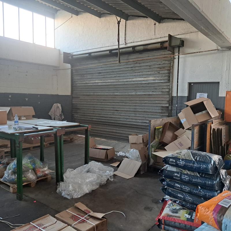 To Let commercial Property for Rent in Neave Industrial Eastern Cape